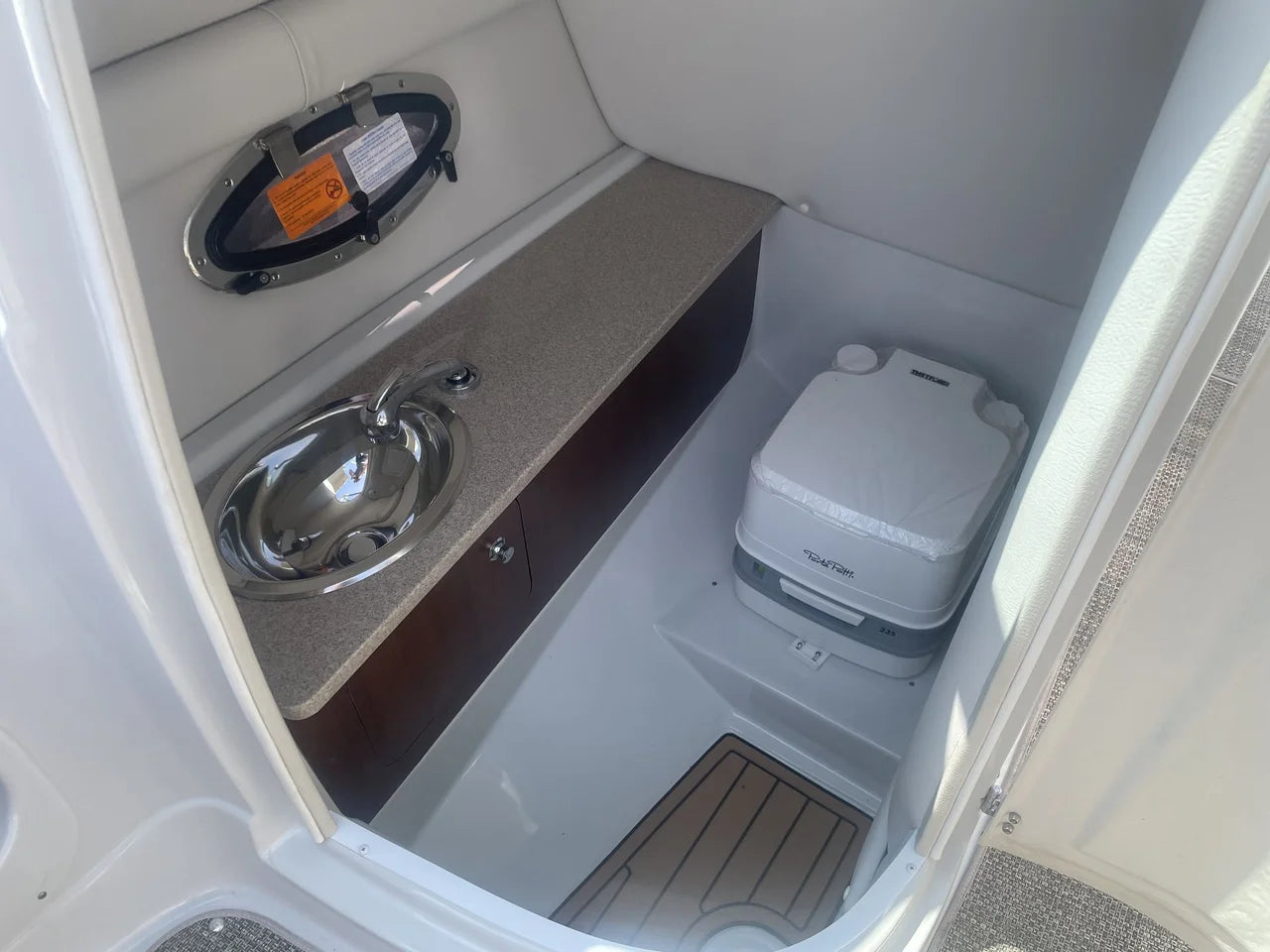 2016 Crownline E4 XS 24.0 feet, Brookfield, Connecticut #10