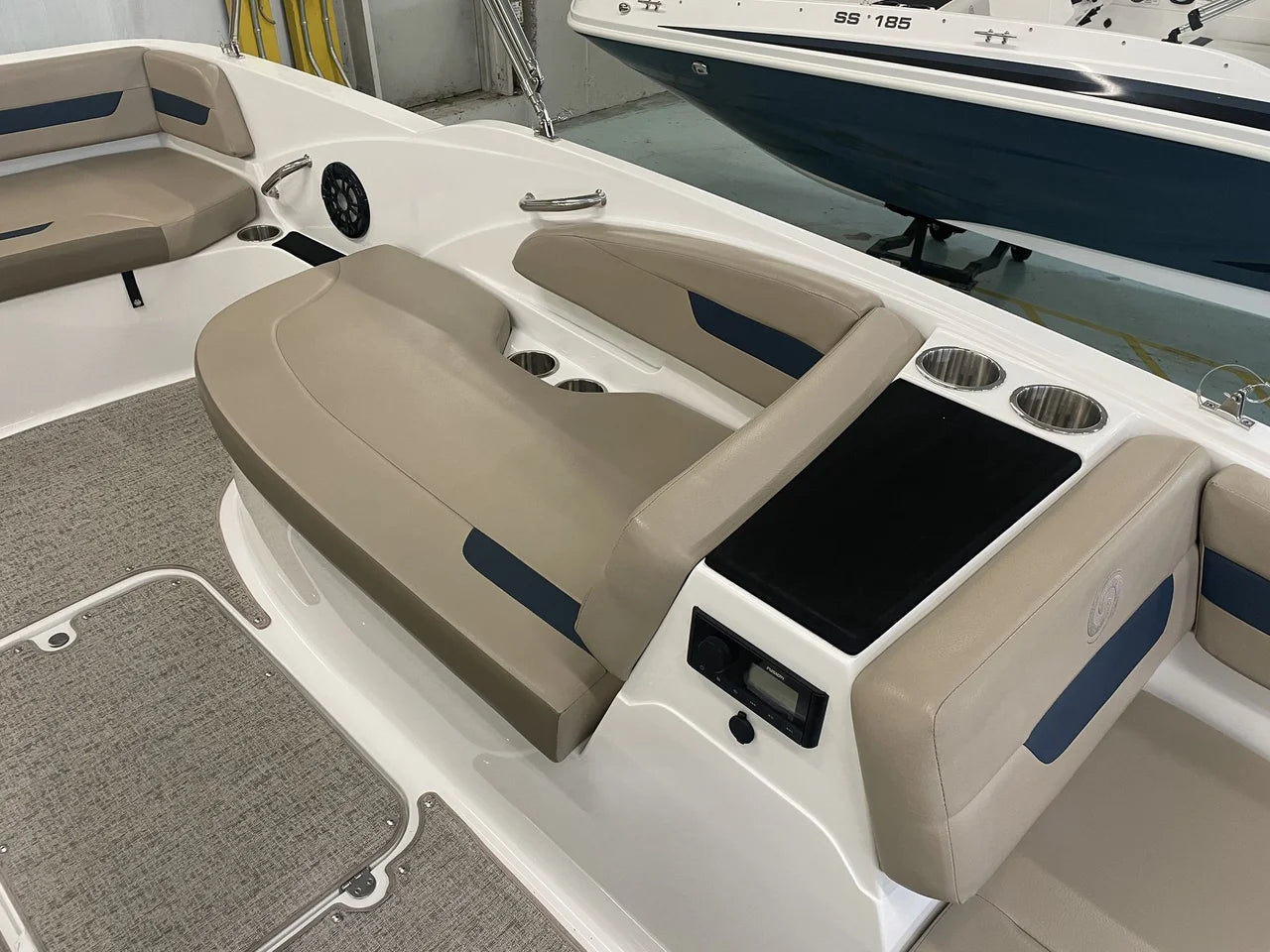 2023 Hurricane SunDeck Sport 185 OB 18.5 feet, Brookfield, Connecticut #9