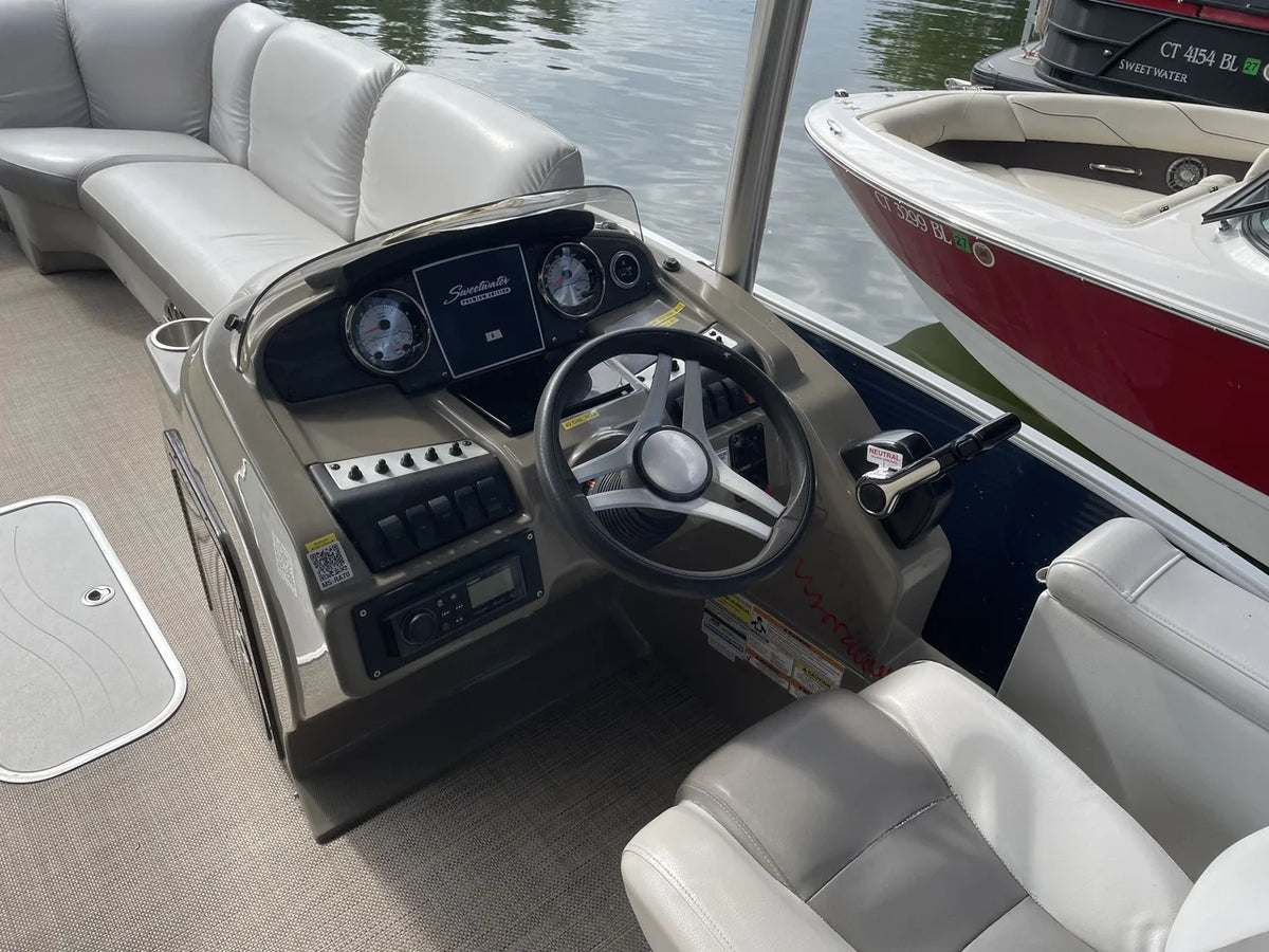 2016 Sweetwater Premium 240 SD3 24.0 feet, Brookfield, Connecticut #12